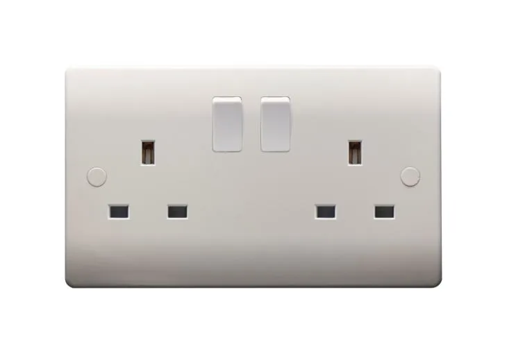 OEM سروس بیکیلائٹ میٹریل 13 اے 2 گینگ سوئچڈ ساکٹ